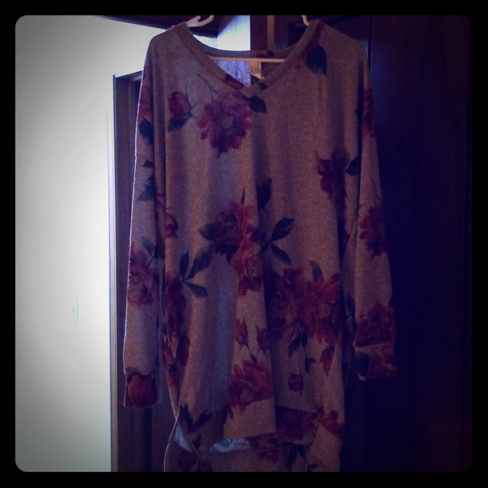 Long sleeve floral